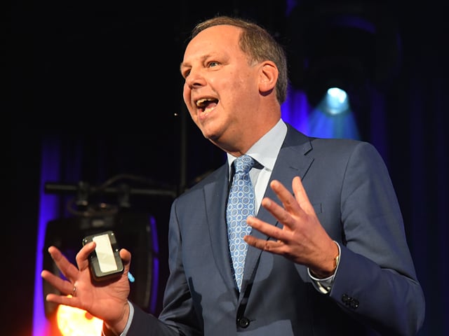 Martin Hoogendoorn op het podium tijdens de Accountantsdag 2019
