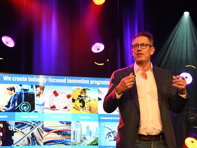 Ruud Hendriks op het podium tijdens de Accountantsdag 2019