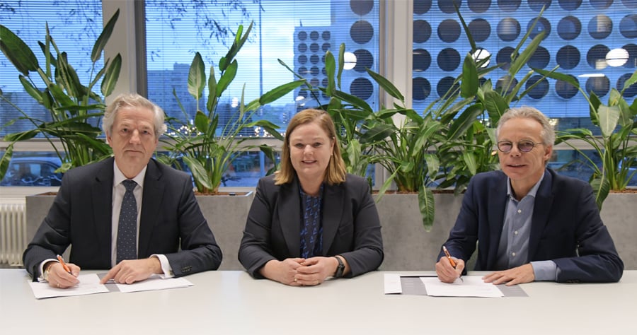 Raad van Toezicht ondertekening 900x590